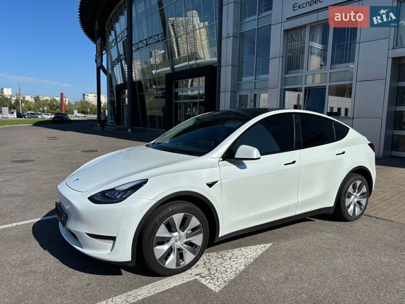 Внедорожник / Кроссовер Tesla Model Y 2023 в Киеве