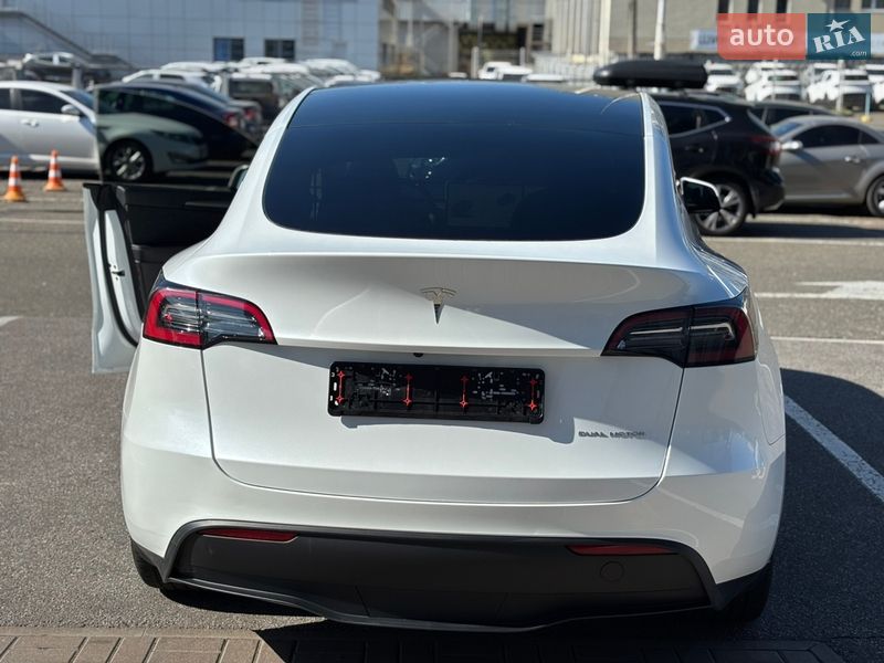 Позашляховик / Кросовер Tesla Model Y 2023 в Києві