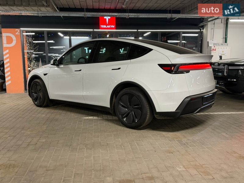 Позашляховик / Кросовер Tesla Model Y 2025 в Києві
