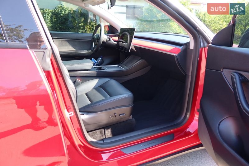 Внедорожник / Кроссовер Tesla Model Y 2021 в Ивано-Франковске