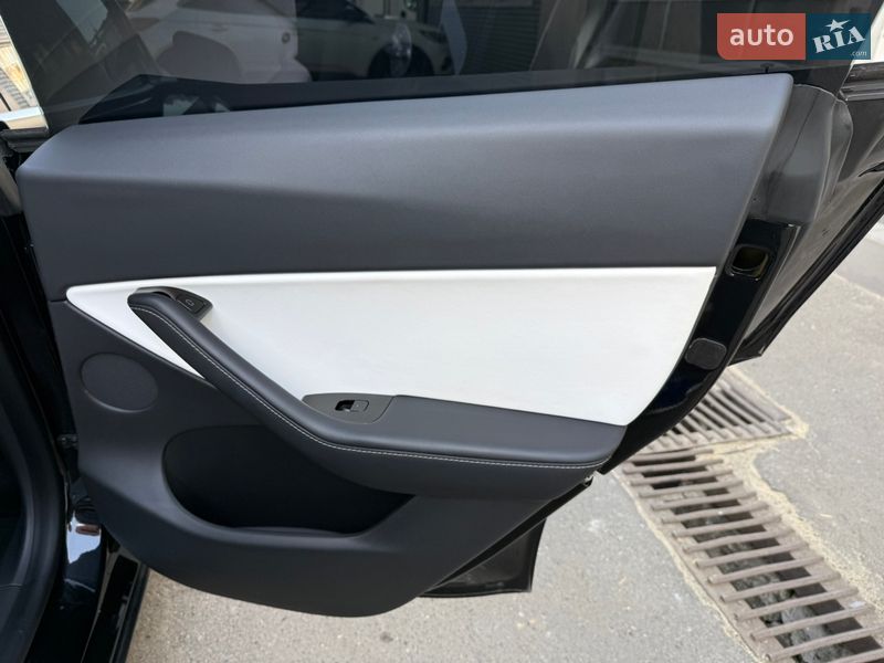 Позашляховик / Кросовер Tesla Model Y 2021 в Одесі