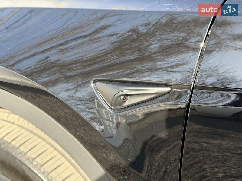 Позашляховик / Кросовер Tesla Model Y 2024 в Києві