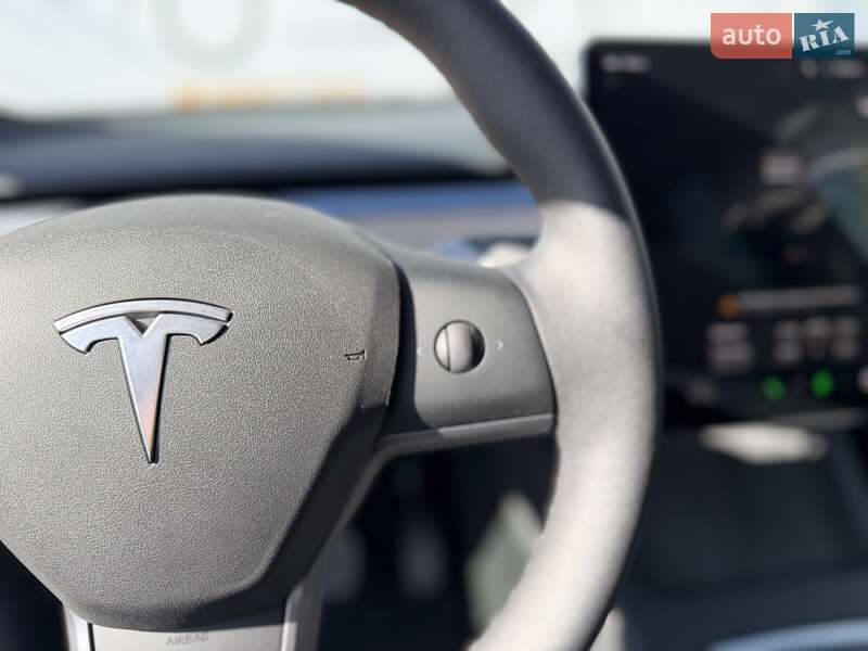 Позашляховик / Кросовер Tesla Model Y 2024 в Києві