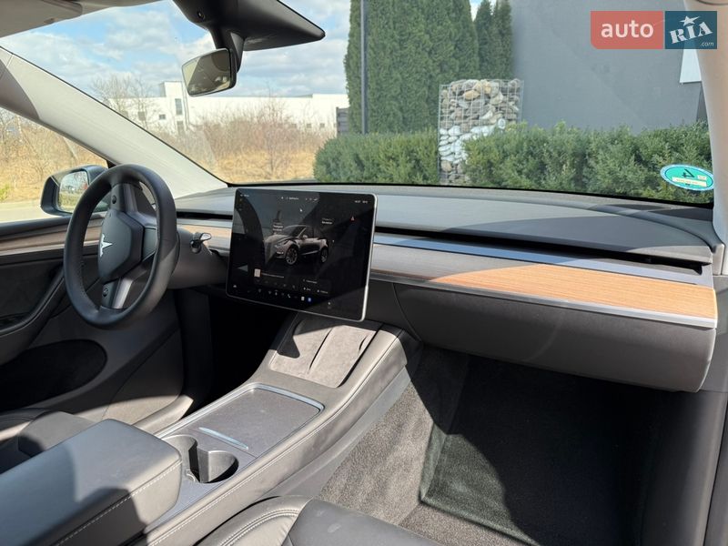 Позашляховик / Кросовер Tesla Model Y 2023 в Стрию фото 39 Позашляховик / Кросовер Tesla Model Y 2023 в Стрию