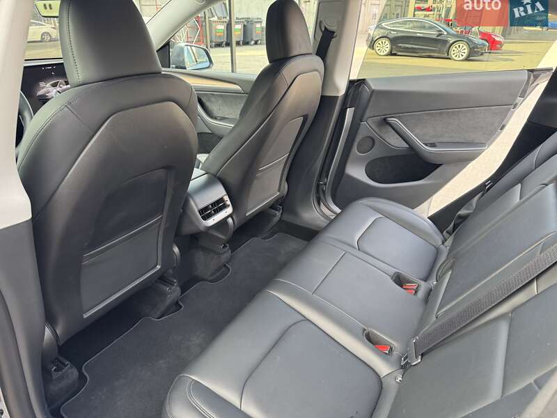 Внедорожник / Кроссовер Tesla Model Y 2023 в Киеве