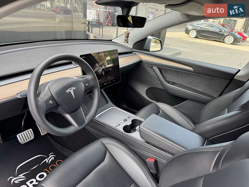 Внедорожник / Кроссовер Tesla Model Y 2023 в Киеве