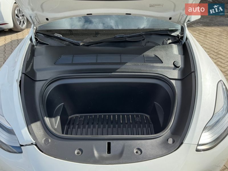 Внедорожник / Кроссовер Tesla Model Y 2022 в Луцке