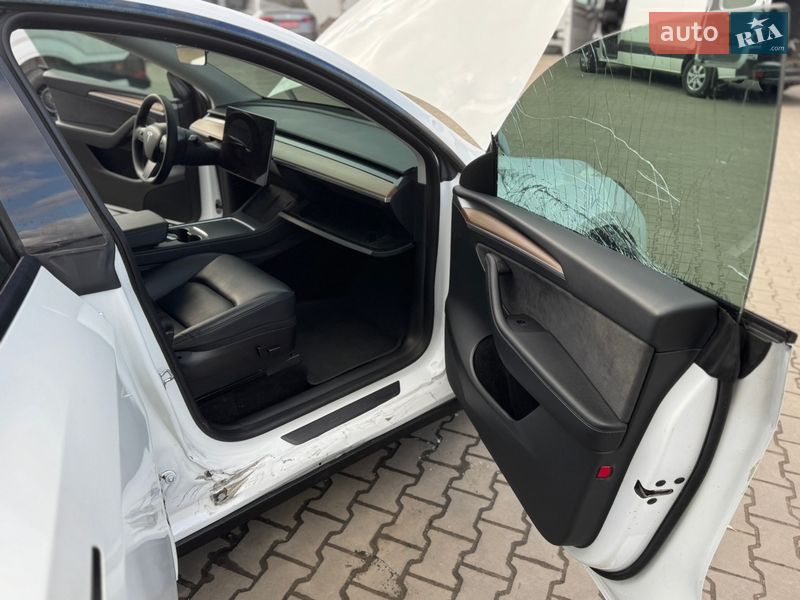 Внедорожник / Кроссовер Tesla Model Y 2022 в Луцке
