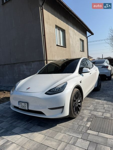 Tesla Model Y 2020