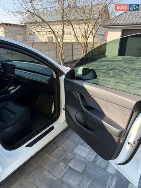 Внедорожник / Кроссовер Tesla Model Y 2020 в Костополе