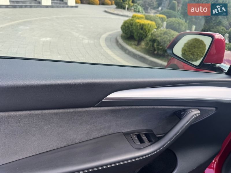 Внедорожник / Кроссовер Tesla Model Y 2023 в Стрые