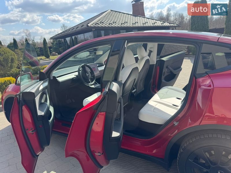Внедорожник / Кроссовер Tesla Model Y 2023 в Стрые