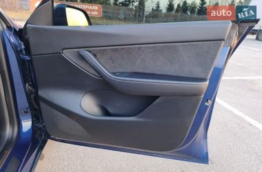 Внедорожник / Кроссовер Tesla Model Y 2021 в Львове