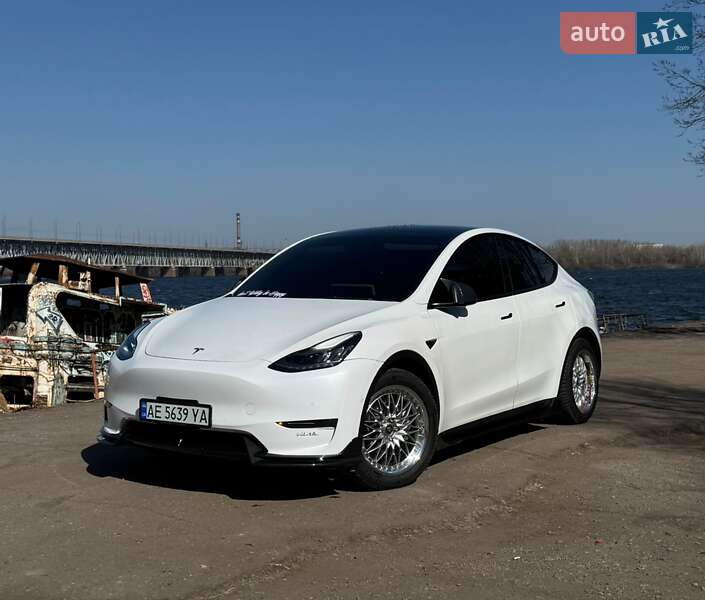Внедорожник / Кроссовер Tesla Model Y 2022 в Днепре
