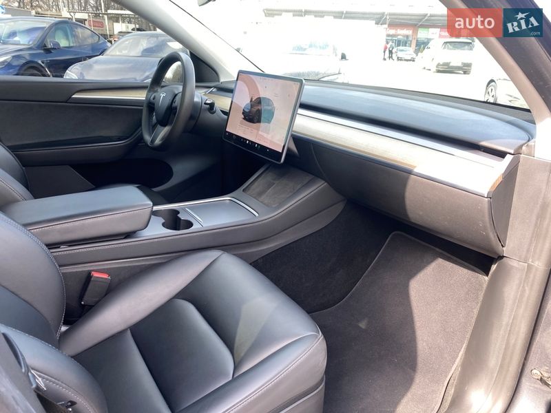 Внедорожник / Кроссовер Tesla Model Y 2023 в Киеве