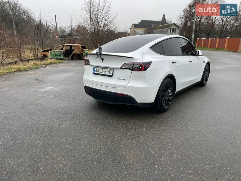 Внедорожник / Кроссовер Tesla Model Y 2022 в Киеве