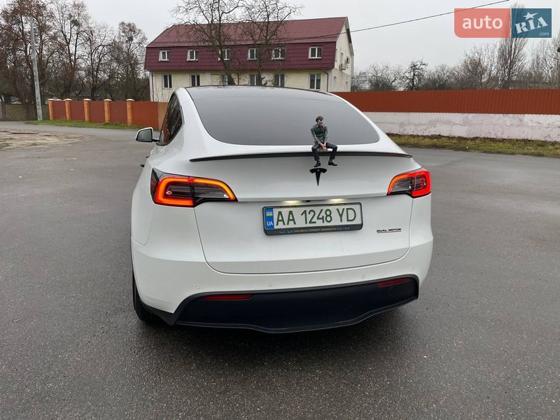 Внедорожник / Кроссовер Tesla Model Y 2022 в Киеве