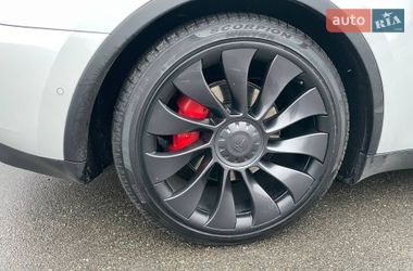 Внедорожник / Кроссовер Tesla Model Y 2022 в Киеве