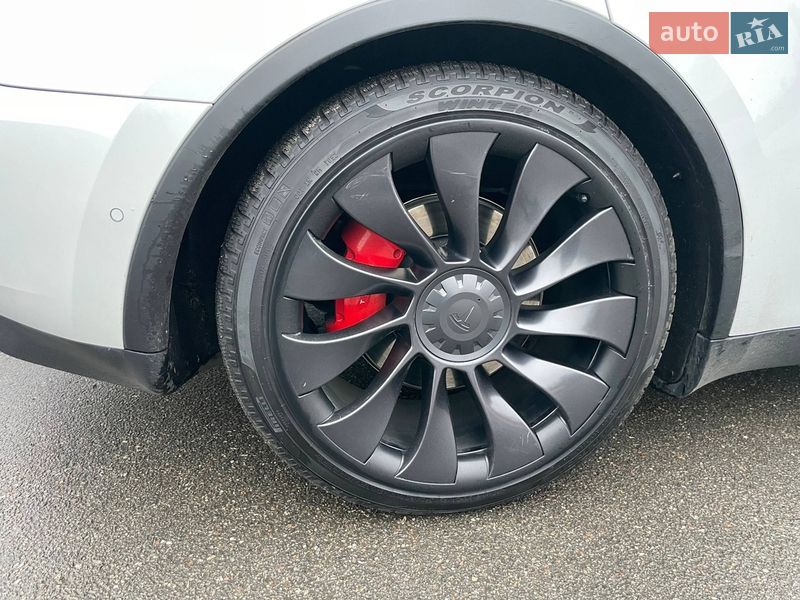 Внедорожник / Кроссовер Tesla Model Y 2022 в Киеве