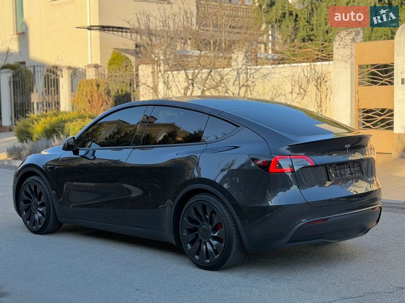 Позашляховик / Кросовер Tesla Model Y 2024 в Одесі фото 15 Позашляховик / Кросовер Tesla Model Y 2024 в Одесі