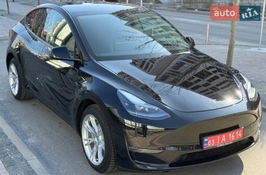 Внедорожник / Кроссовер Tesla Model Y 2023 в Киеве