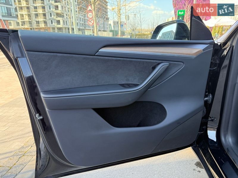 Внедорожник / Кроссовер Tesla Model Y 2023 в Киеве фото 21 Внедорожник / Кроссовер Tesla Model Y 2023 в Киеве