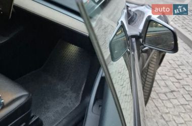 Внедорожник / Кроссовер Tesla Model Y 2022 в Киеве