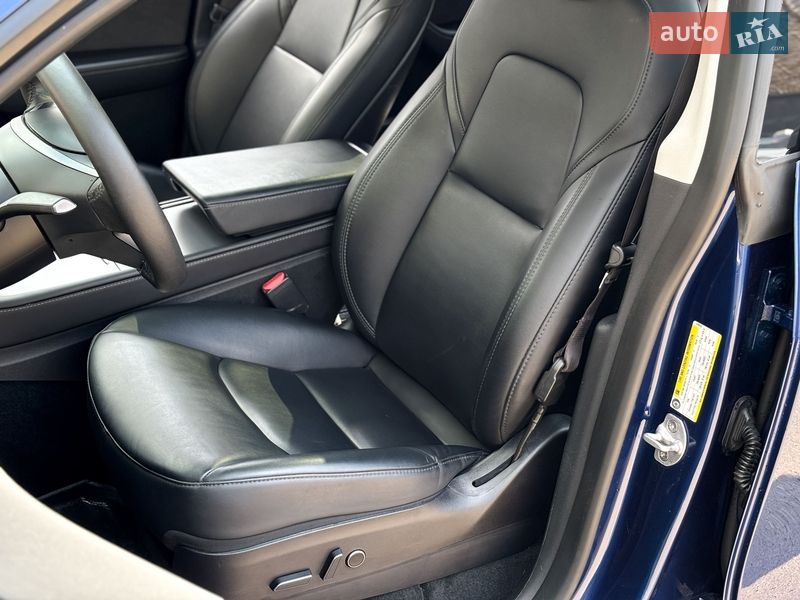 Внедорожник / Кроссовер Tesla Model Y 2023 в Киеве