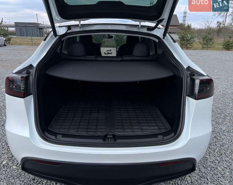 Позашляховик / Кросовер Tesla Model Y 2023 в Львові фото 27 Позашляховик / Кросовер Tesla Model Y 2023 в Львові