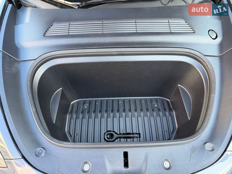 Внедорожник / Кроссовер Tesla Model Y 2022 в Киеве фото 35 Внедорожник / Кроссовер Tesla Model Y 2022 в Киеве