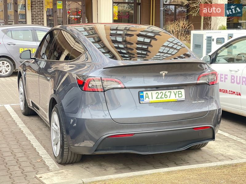 Внедорожник / Кроссовер Tesla Model Y 2023 в Киеве