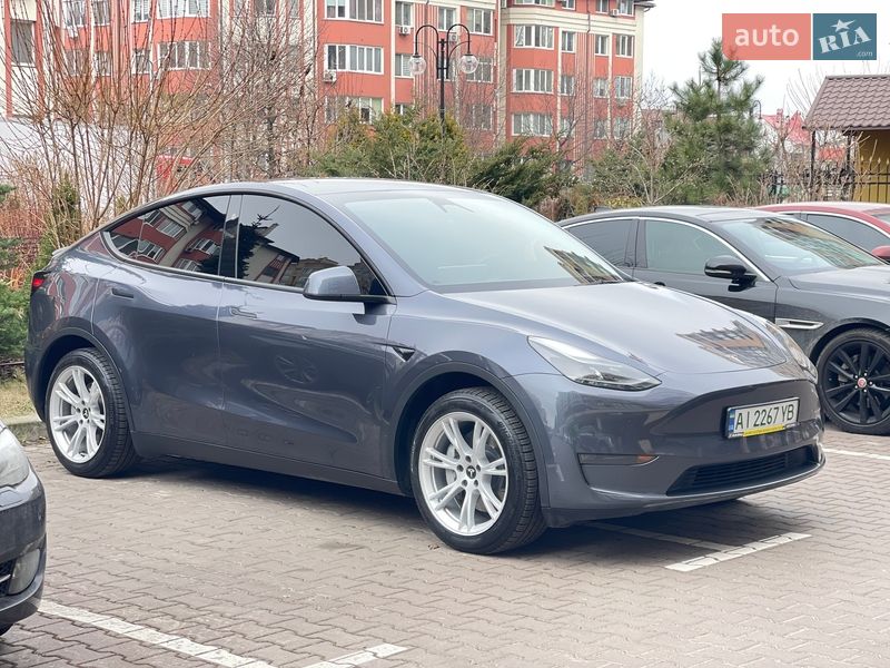 Внедорожник / Кроссовер Tesla Model Y 2023 в Киеве