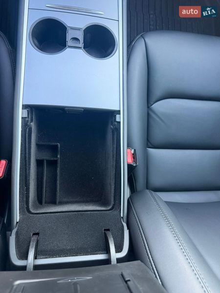 Внедорожник / Кроссовер Tesla Model Y 2024 в Буче