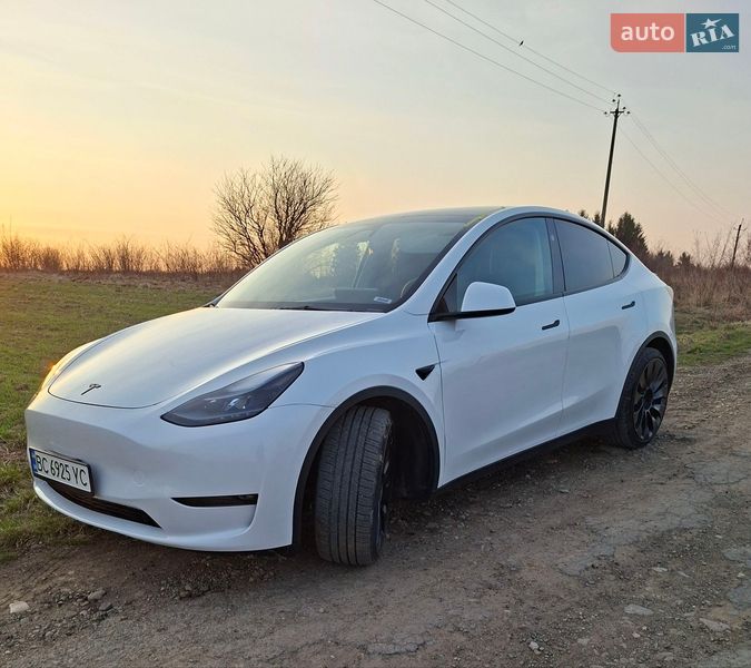Tesla Model Y 2023