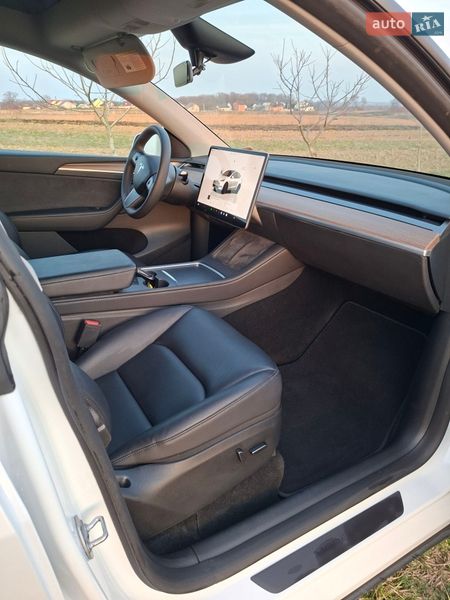 Внедорожник / Кроссовер Tesla Model Y 2023 в Львове