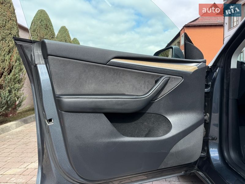 Внедорожник / Кроссовер Tesla Model Y 2022 в Стрые