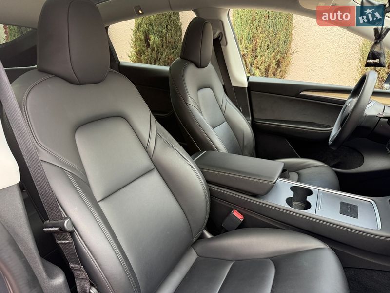 Внедорожник / Кроссовер Tesla Model Y 2022 в Стрые