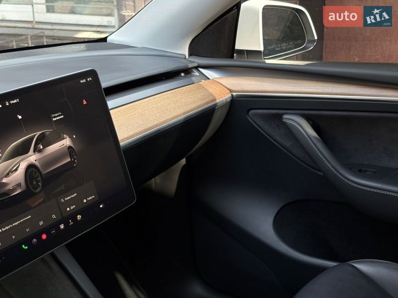 Внедорожник / Кроссовер Tesla Model Y 2022 в Киеве