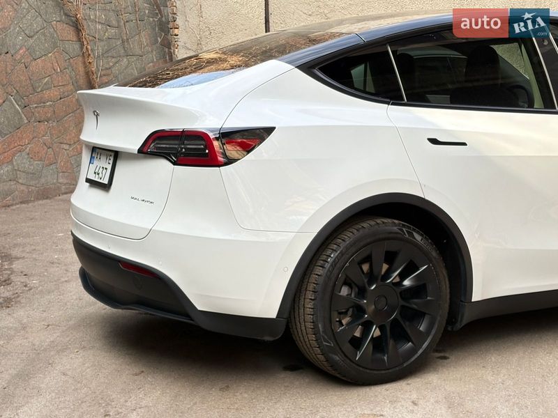 Внедорожник / Кроссовер Tesla Model Y 2022 в Киеве