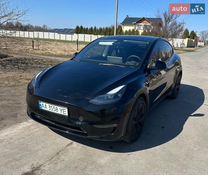 Внедорожник / Кроссовер Tesla Model Y 2023 в Киеве