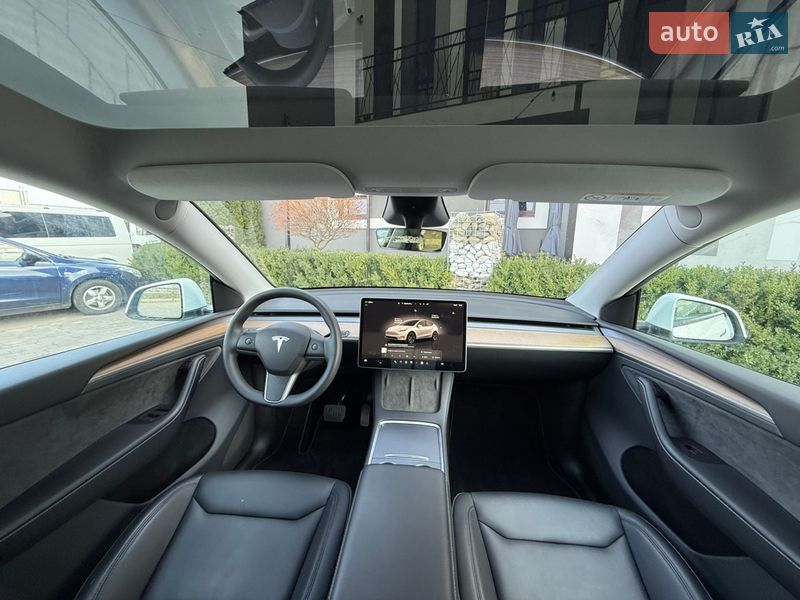 Внедорожник / Кроссовер Tesla Model Y 2024 в Стрые