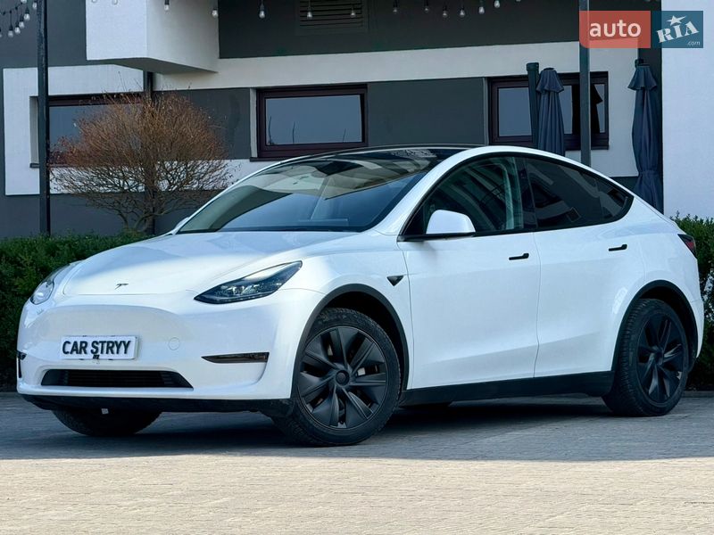 Внедорожник / Кроссовер Tesla Model Y 2024 в Стрые