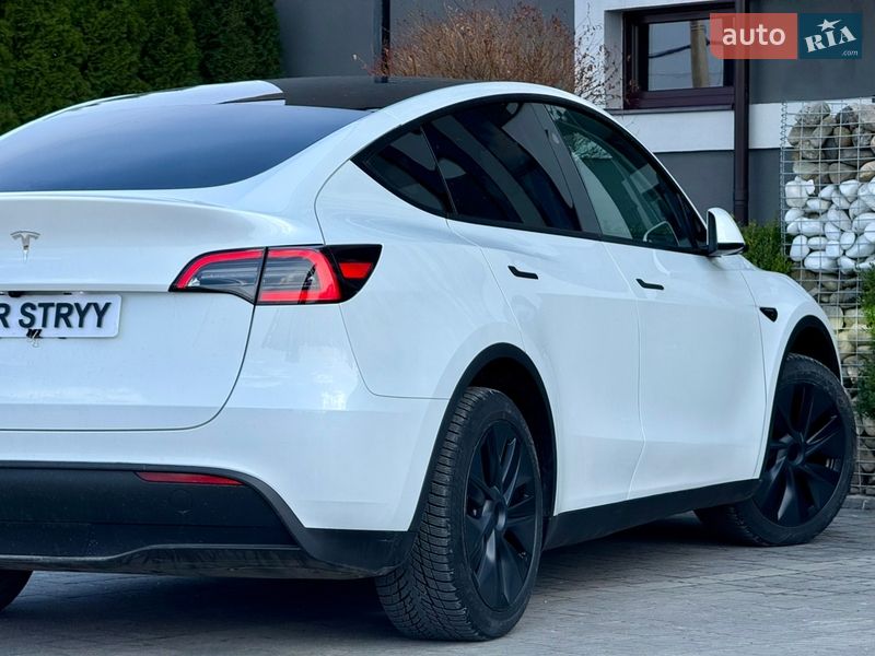 Внедорожник / Кроссовер Tesla Model Y 2024 в Стрые