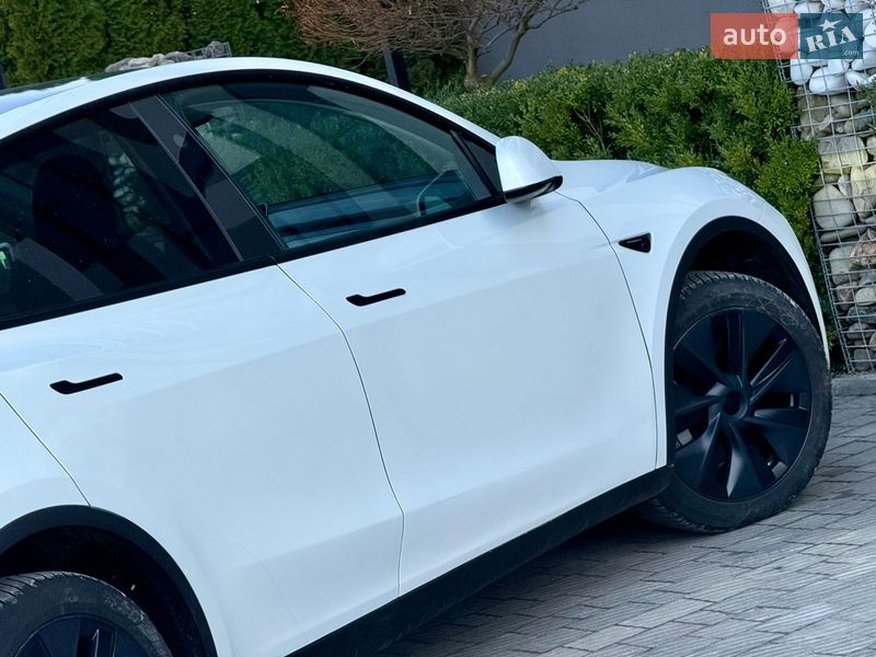 Внедорожник / Кроссовер Tesla Model Y 2024 в Стрые