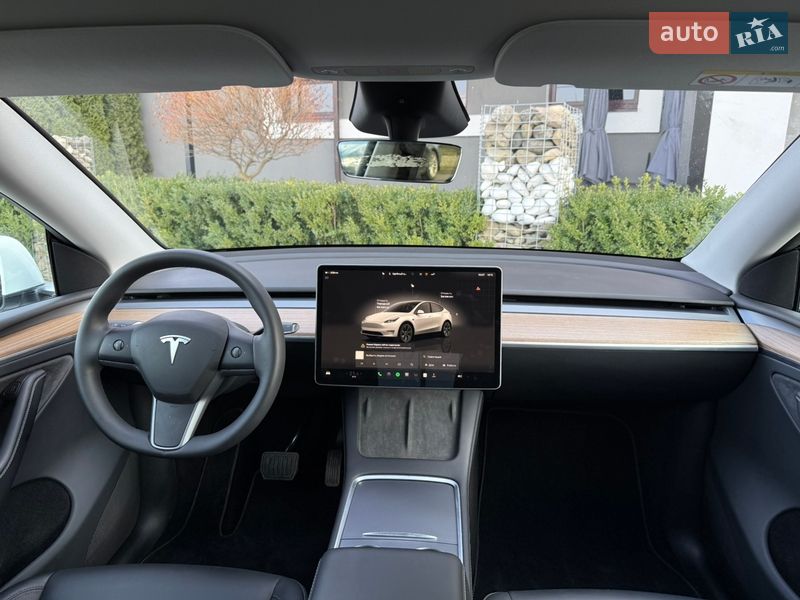 Внедорожник / Кроссовер Tesla Model Y 2024 в Стрые