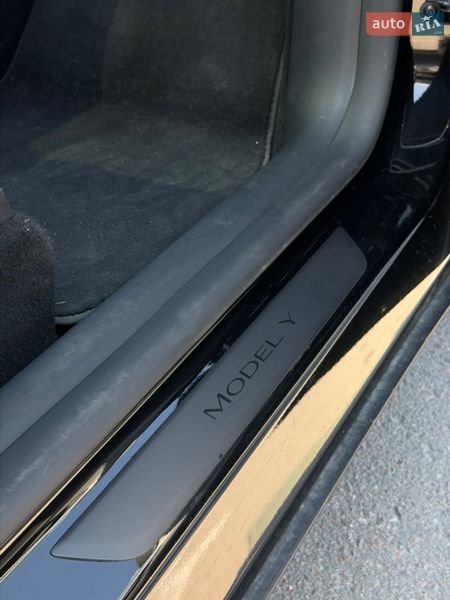 Позашляховик / Кросовер Tesla Model Y 2024 в Львові
