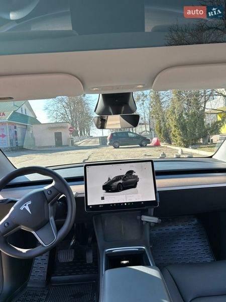 Внедорожник / Кроссовер Tesla Model Y 2024 в Киеве