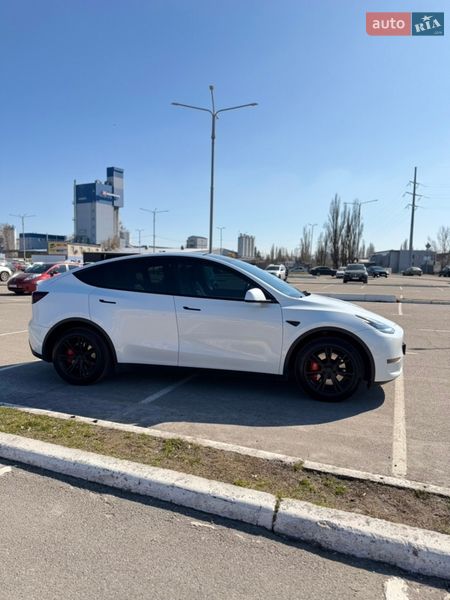 Позашляховик / Кросовер Tesla Model Y 2022 в Києві фото 6 Позашляховик / Кросовер Tesla Model Y 2022 в Києві