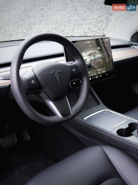 Внедорожник / Кроссовер Tesla Model Y 2024 в Львове