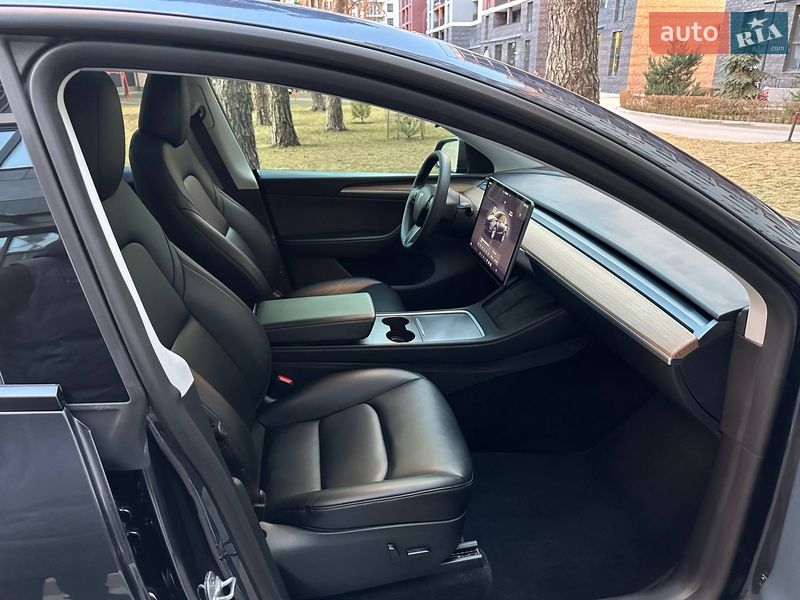 Внедорожник / Кроссовер Tesla Model Y 2024 в Киеве